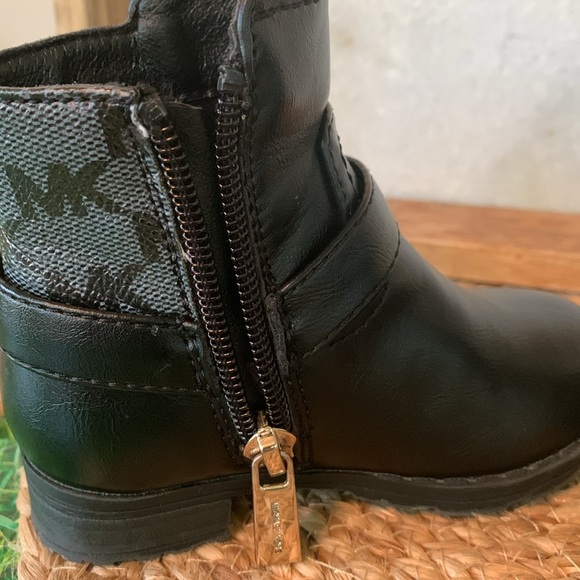 FREE WITH PURCHASE******* 
Michael Kors little girls black boots, size 5, EUC - Picture 6 of 12